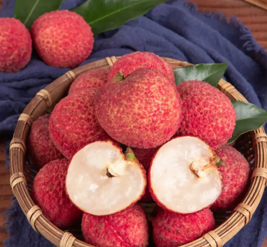 無(wú)核荔枝 大口品嘗，甜汁四溢，無(wú)需吐核