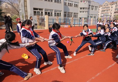 體驗式心理拓展進校園 助力學生健康成長——青島南仲小學開展“心理健康校園行”活動